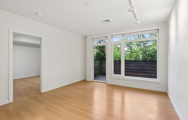 1 bed, 1 bath, 739 sqft, $3,350, Unit 116