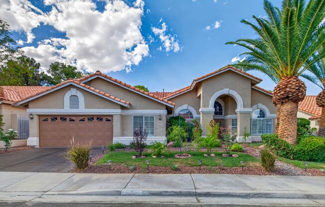 **FURNISHED** POOL! SPECTACULAR SINGLE-STORY 4-BEDROOM HOME IN PECCOLE RANCH!