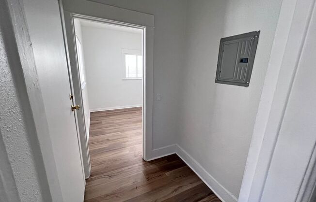 3 beds, 1 bath, 900 sqft, $2,895, Unit 807