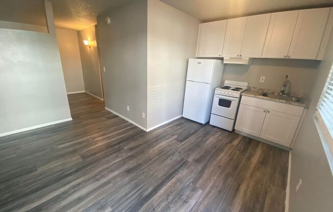 1 bed, 1 bath, 450 sqft, $725, Unit Unit 2211