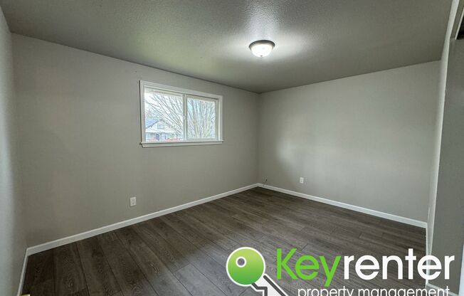 3 beds, 1 bath, $2,450