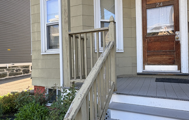 24 Litchfield St 2