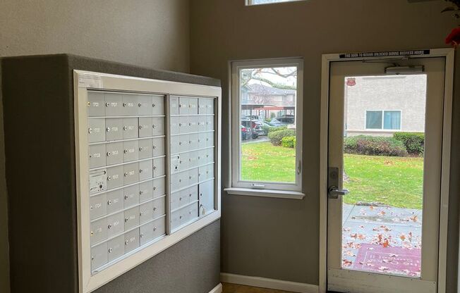 2 beds, 1 bath, 848 sqft, $1,900, Unit 1706