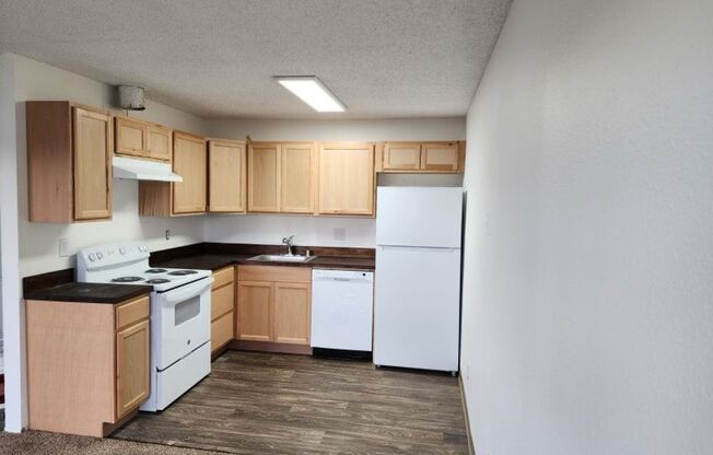 2 beds, 1 bath, 897 sqft, $1,695, Unit 1807-06