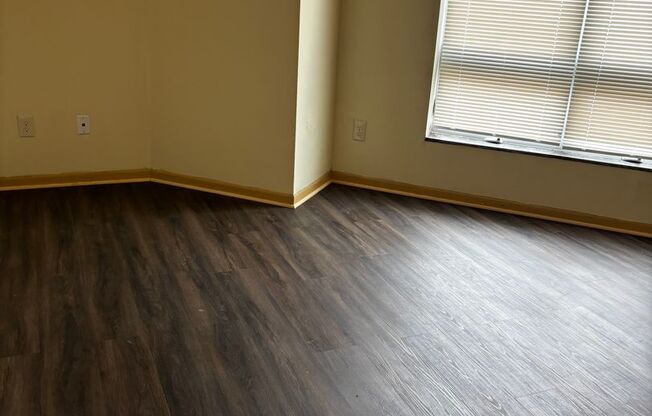 2 beds, 1 bath, 1,080 sqft, $999, Unit PHV - 306