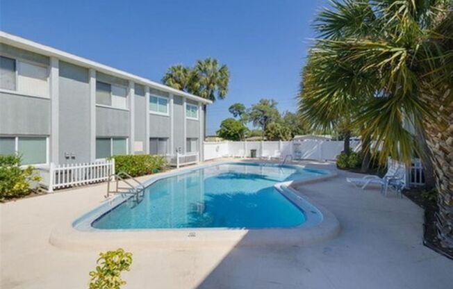 2 Bed/1 Bath, 2nd floor condo at Parklane Condos AVAILABLE AUGUST 1st!