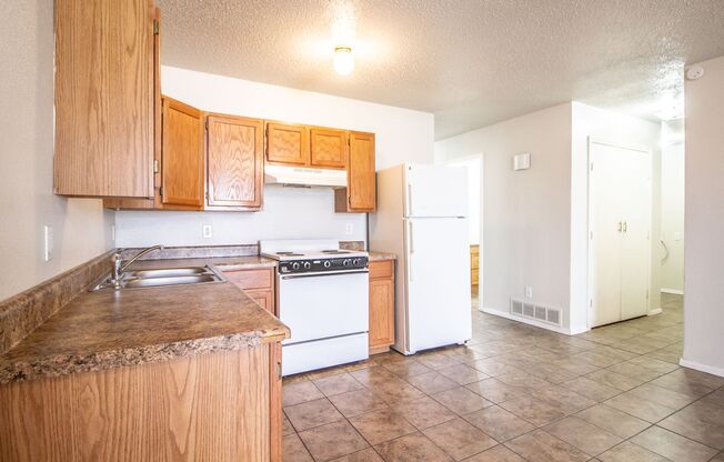 3 beds, 2 baths, $1,200