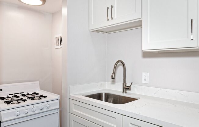 Studio, 1 bath, 250 sqft, $2,295, Unit 27