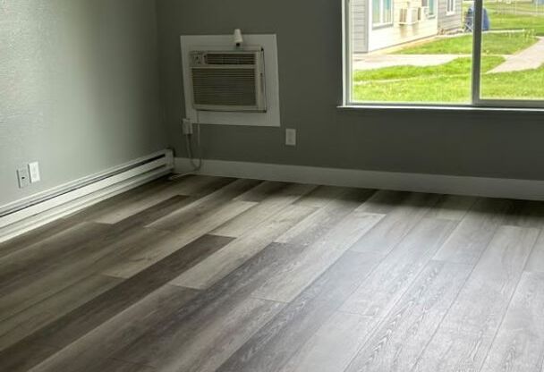 3 beds, 1 bath, 945 sqft, $1,600, Unit 1326 L1