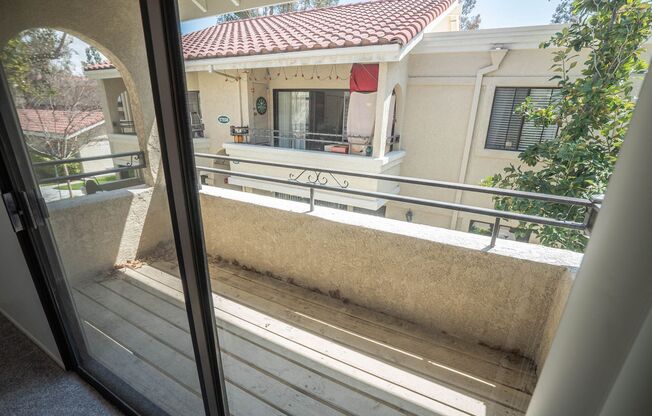 COMING SOON! Cozy 1-Bedroom Condo in Canyon Country's Confetti Community!