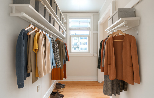 Studio, 1 bath, 378 sqft, $1,325