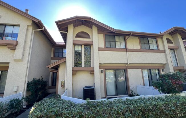 Beautiful 2 Bed / 2.5 Bath Condo in Fullerton