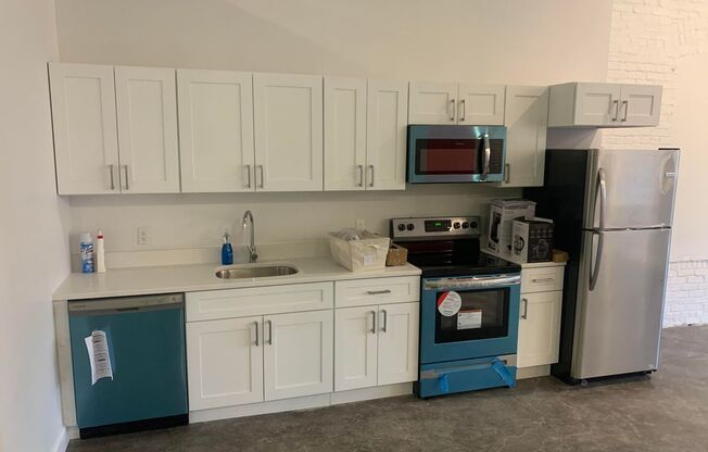 Studio, , 1,275 sqft, $1,300, Unit Unit 1