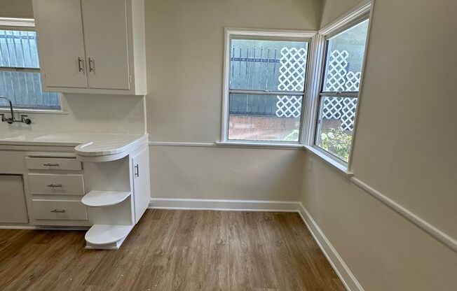 1 bed, 1 bath, 800 sqft, $2,195