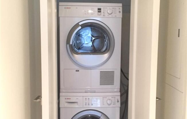1 bed, 1 bath, 815 sqft, $5,755, Unit 403