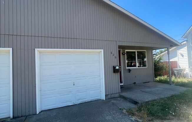 828 3rd Ave SE