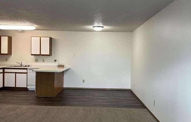 2 beds, 1 bath, $1,025, Unit 1704-202