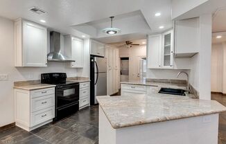 Renaissance Park Condo - Updated Penthouse Unit w/ Loft