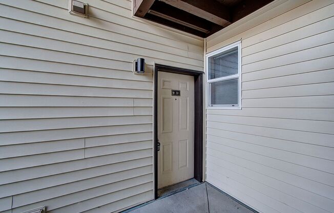 Ground Floor 2 bd, 2 ba Condo - Avail Now!