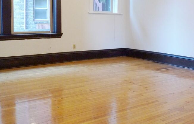 2 beds, 2 baths, 1,000 sqft, $1,475, Unit 5 - 130 - 2
