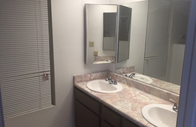 3 beds, 2 baths, $1,750