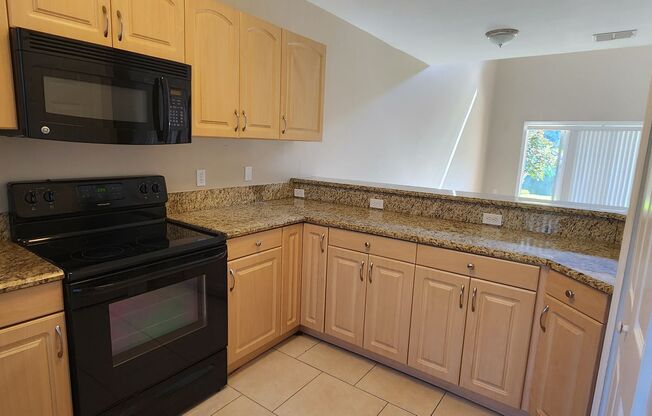 3 Bedroom 2 Bath Lakefront Townhouse
