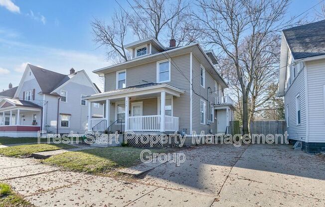 312 PALMER ST NE