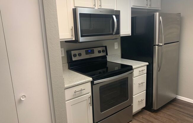 2 beds, 1 bath, 830 sqft, $1,349, Unit 140