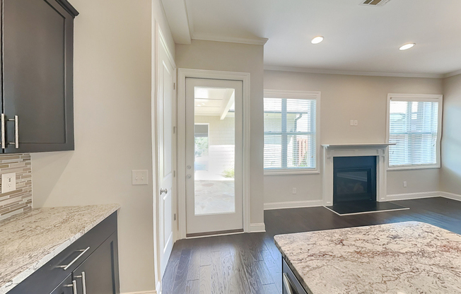 895 PROCTOR RNCH DR NW
