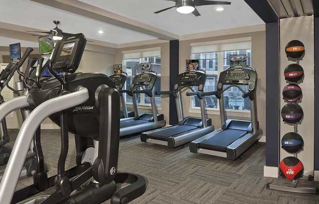 apartments near crabtree valley mall raleigh nc - Marshall Park 24 hour fitness club