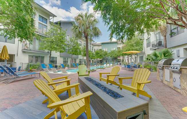 Outdoor Firepit Patio at Vue Fitzhugh, Dallas, Texas