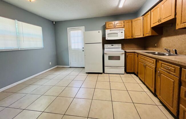 3 beds, 1 bath, $1,995