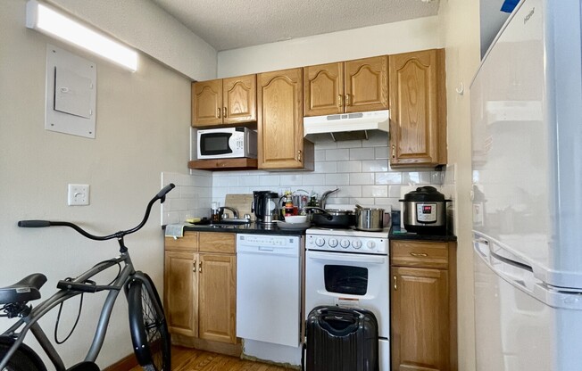 1110 COMMONWEALTH AVE