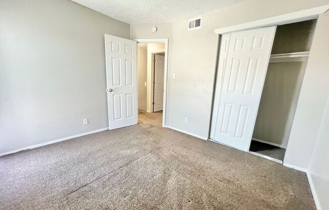 2 beds, 1 bath, 905 sqft, $995, Unit 1405-B