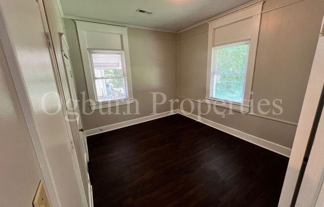 3 beds, 1 bath, $1,295