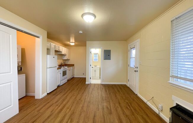 1460 & 1466 Reed St – Modern Studio, 1 & 2 Bedroom Apartments with W/D in Unit!