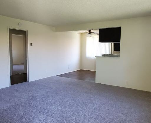 2 beds, 1 bath, 780 sqft, $2,200, Unit 35