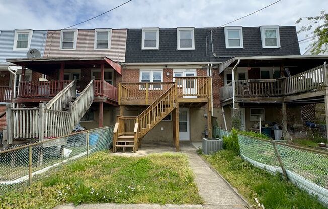 Charming 3 Bedroom/2 Bathroom Townhome in Dundalk, MD!