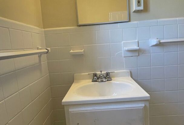 1 bed, 1 bath, 475 sqft, $895, Unit 0406