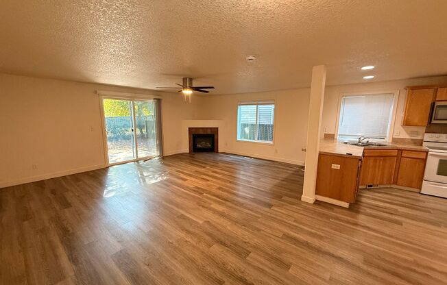 Spacious Vancouver Town Home with Open-Concept Living & Gas Fireplace
