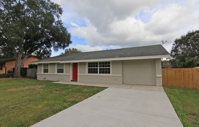4/2 with Huge Fenced Yard in Lovely Oviedo