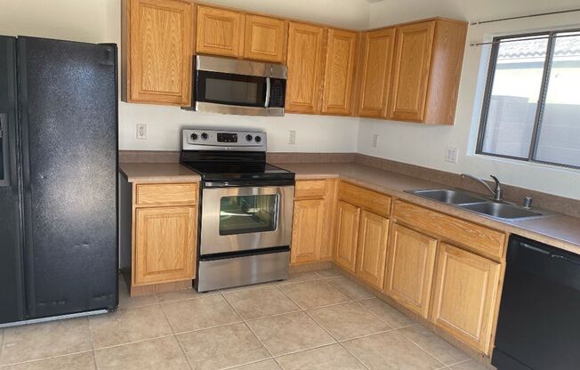 3 bedroom 2 bath home with a pool in Citrus Point is available for 7/10 move-in!