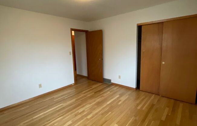 3 beds, 2 baths, $1,650