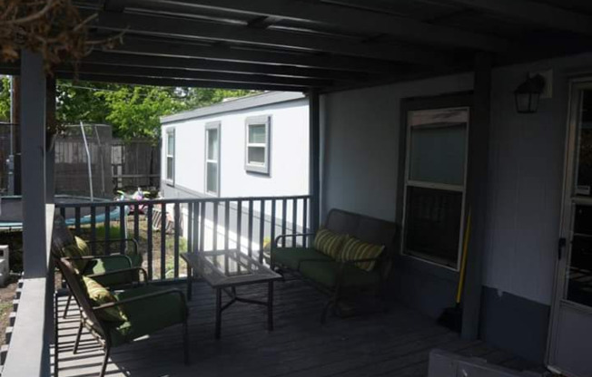 503 Uhland Rd