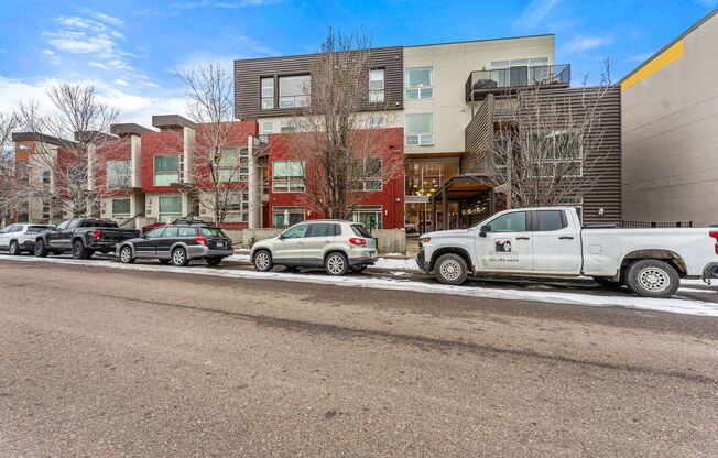2 Bed, 2 Bath in Jefferson Park!
