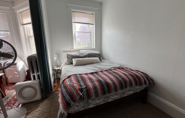 Studio, 1 bath, 475 sqft, $2,500, Unit 44