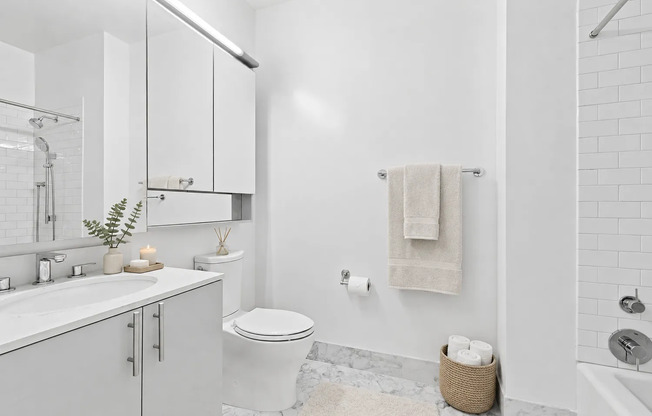 1 bed, 1 bath, $4,346, Unit 435