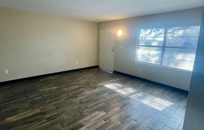 2 beds, 1 bath, 650 sqft, $1,295, Unit 2021 W Pine St. - Unit 6