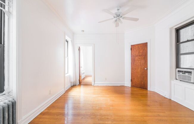 212 W 14 ST