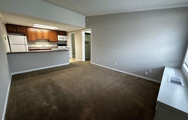 1 bed, 1 bath, 634 sqft, $949, Unit 5839 UD